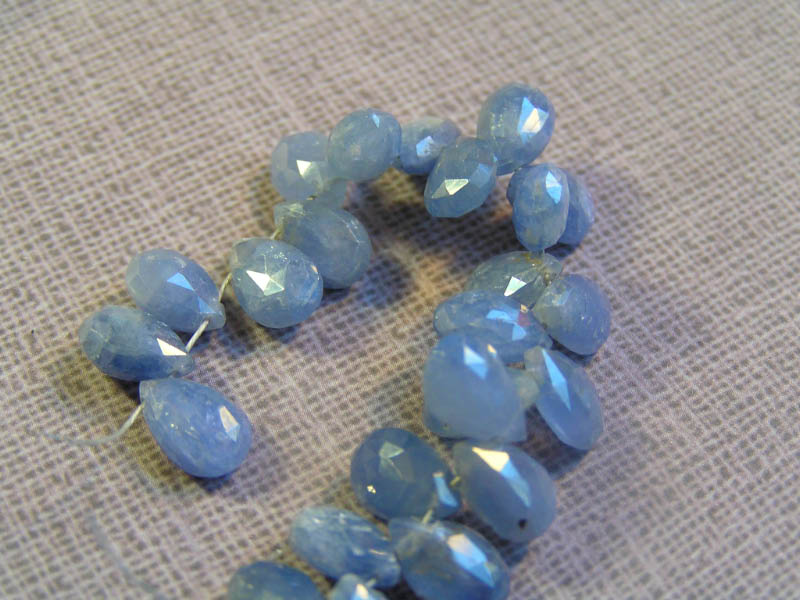 Blue sapphire drops
