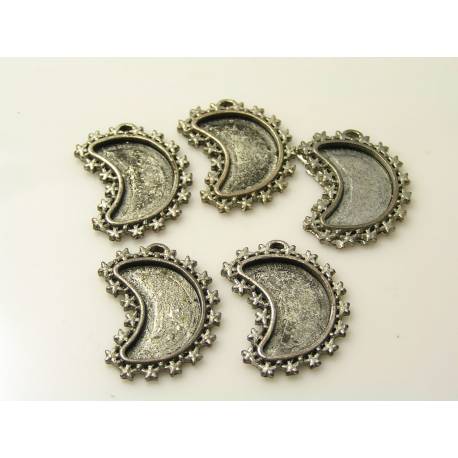 Crescent Moon Cabochon Setting Pendant