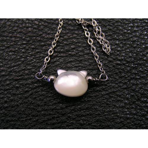 Cat Necklace, Genuine Mother-of-Pearl